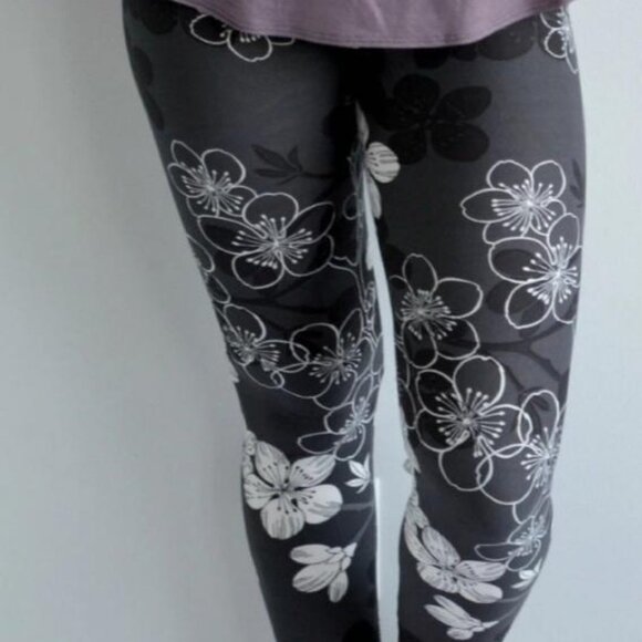 LEGGINGS DEPOT ADULT JASMINE FLORAL PRINT GRAY LEGGINGS Size 12 NWT - Picture 2 of 2